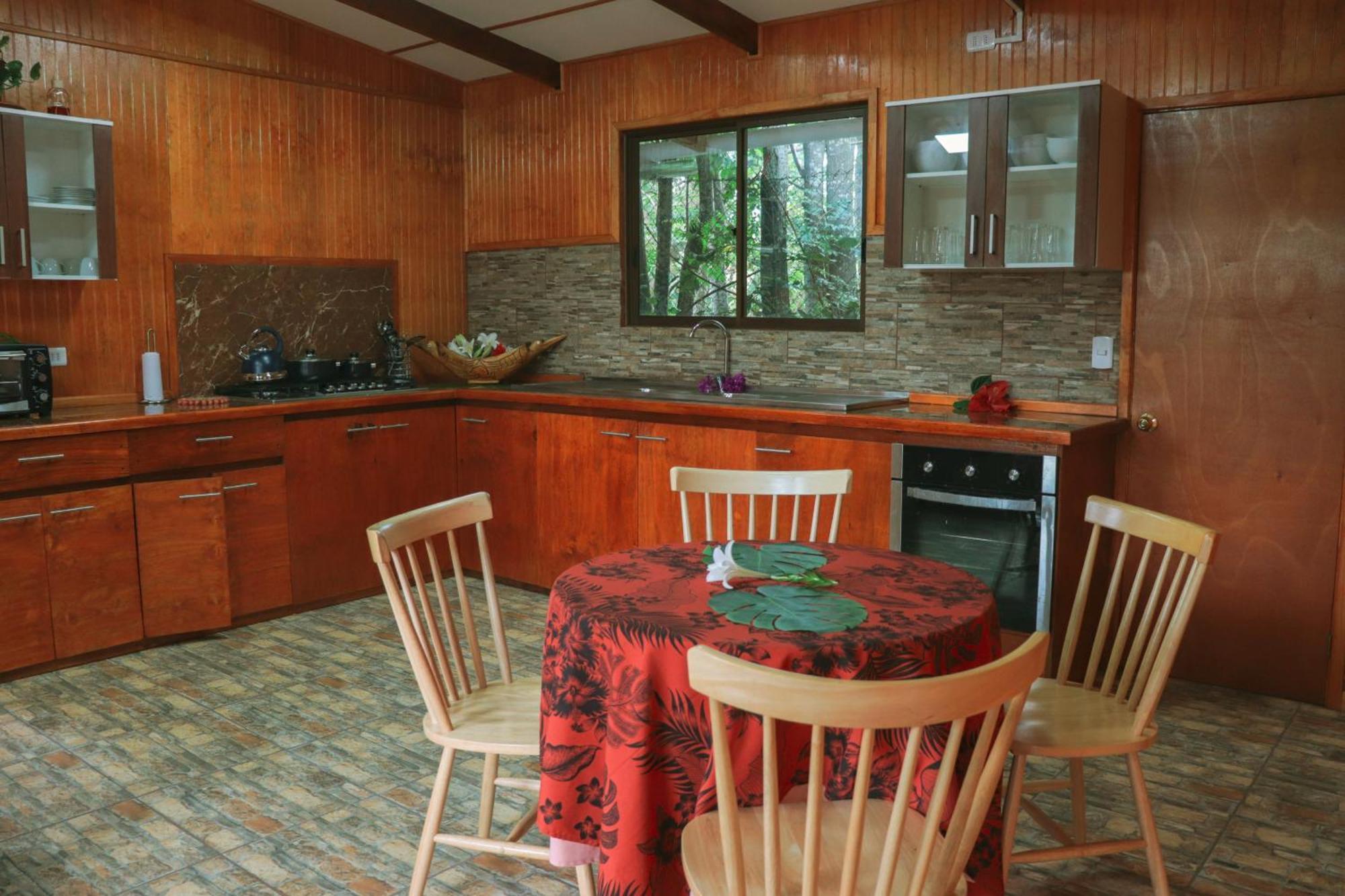 Hostal Makohe Rapa Nui Hanga Roa Exterior foto