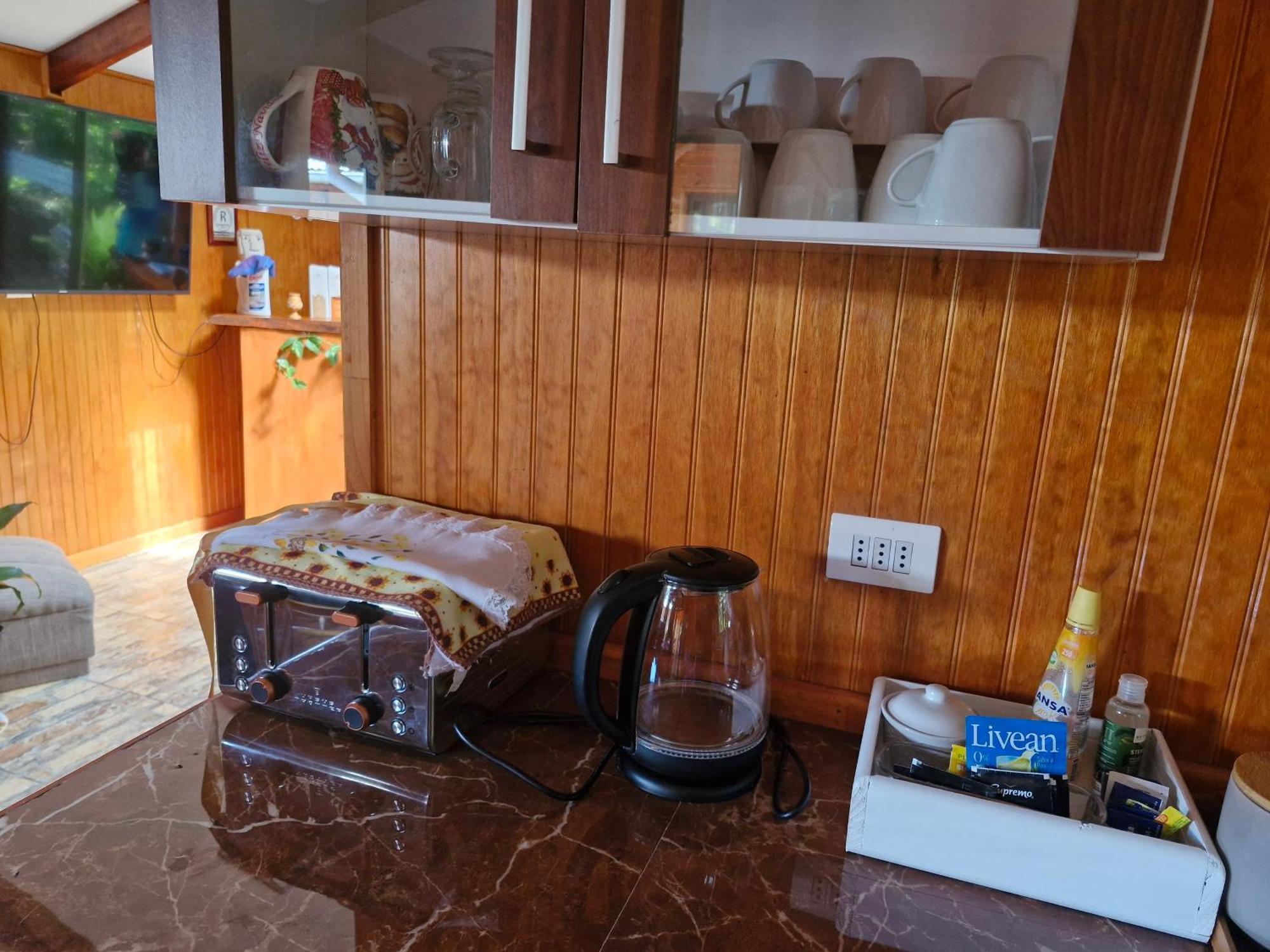 Hostal Makohe Rapa Nui Hanga Roa Exterior foto